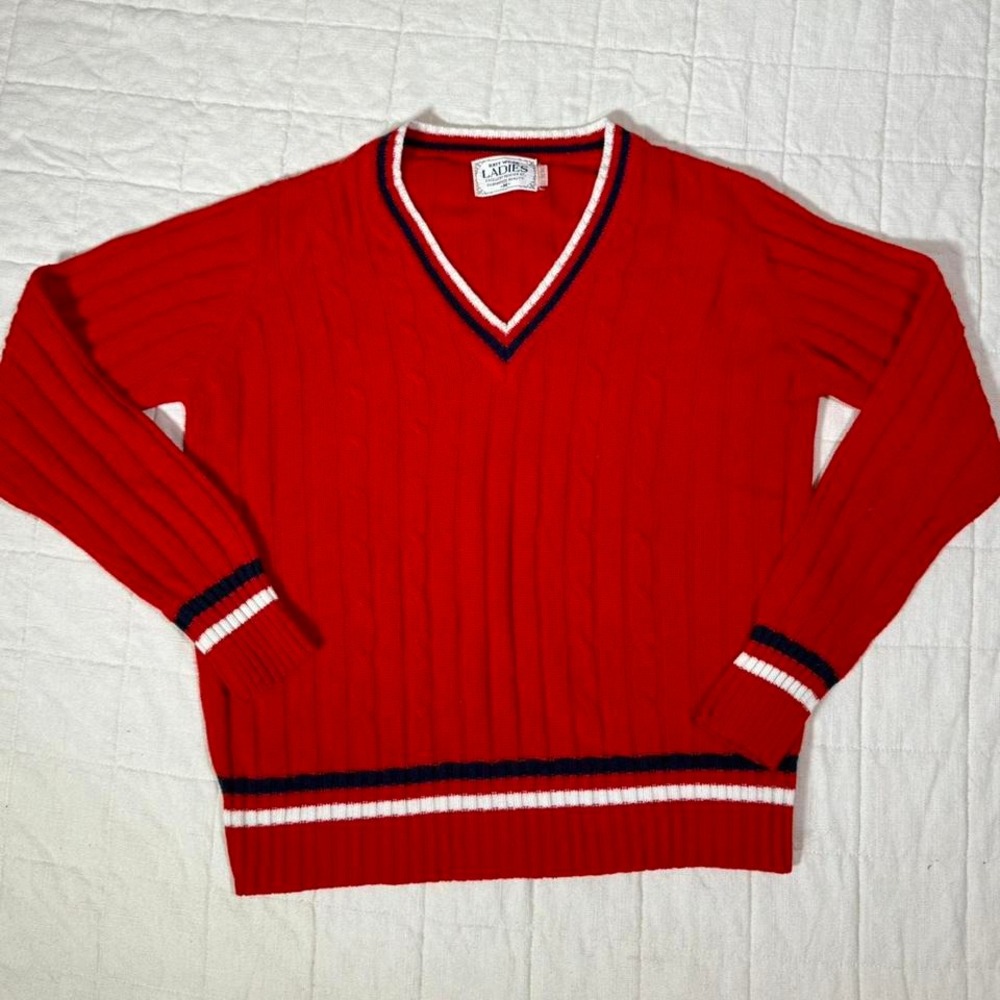 Vintage Preppy Red Cable Knit V-Neck Sweater – Size M (Made in Japan)